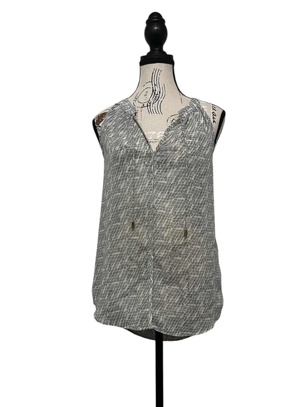 Banana Republic Shear Blouse Small Trendy Name Brand Spring And Summer Vibes